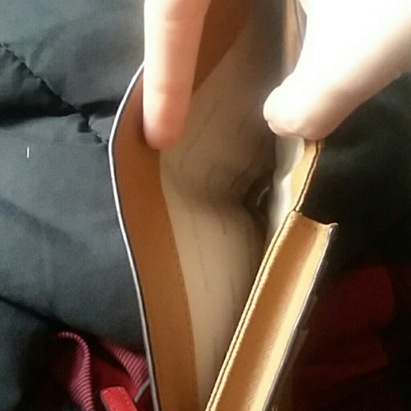 Micheal kors wallet - Picture 3 of 3